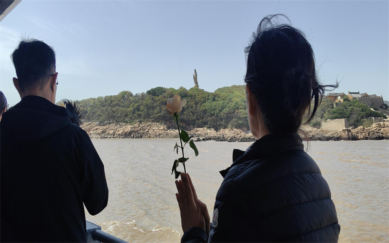 普陀山海葬案例亲友以诗歌串联的追思会流程-2